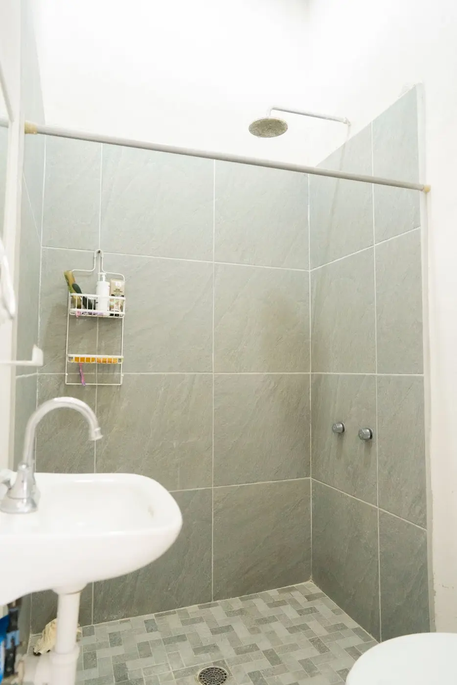 Casa Noruega – baño con regadera