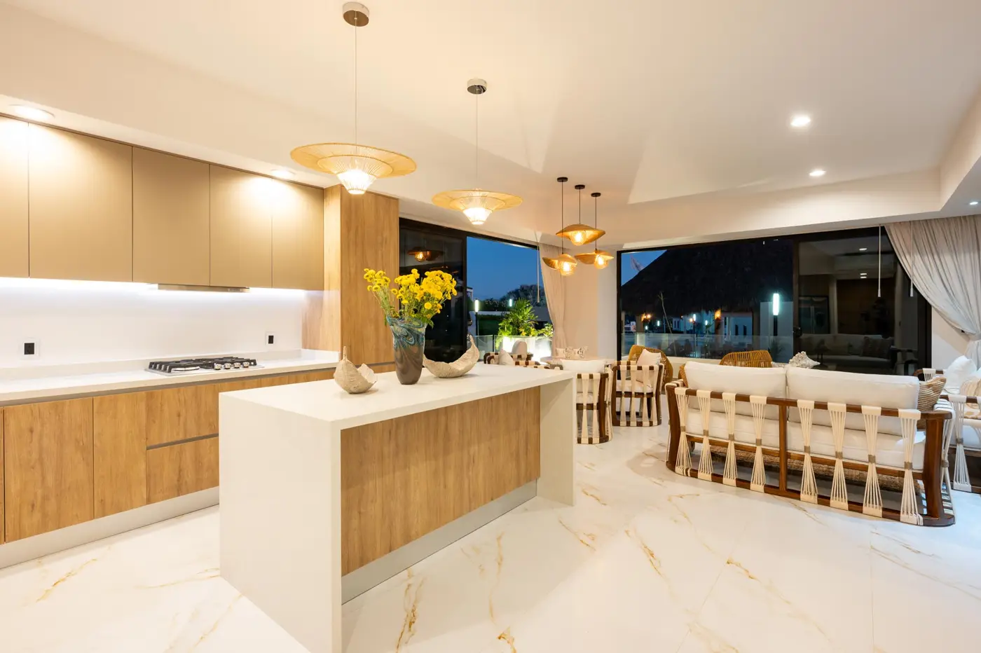 Quadrant Bucerías · Torre Elara – cocina con isla