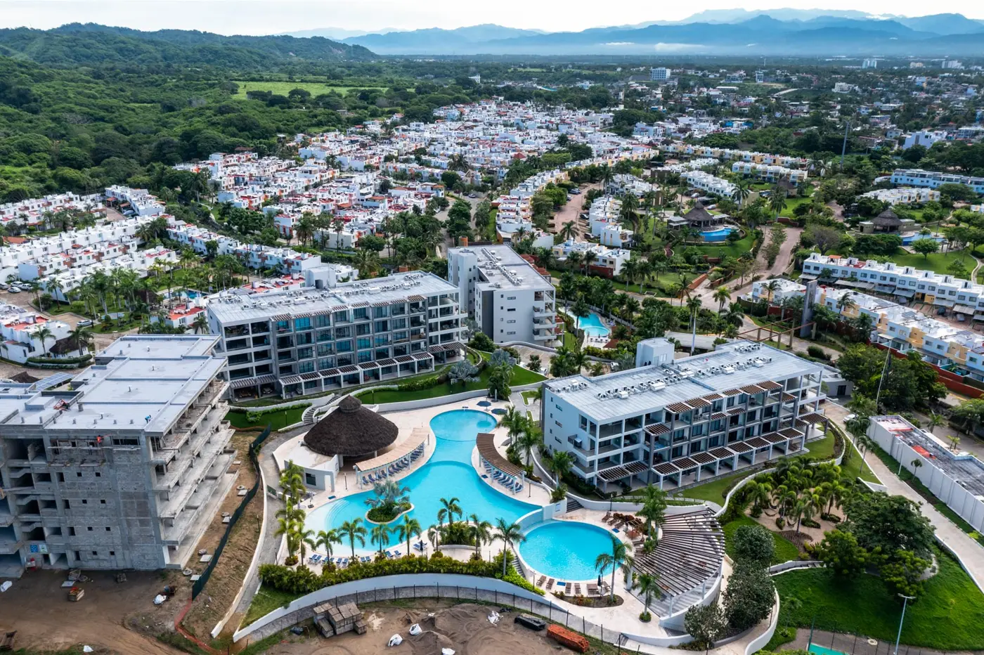 Quadrant Bucerías · Torre Elara – vista aérea del complejo