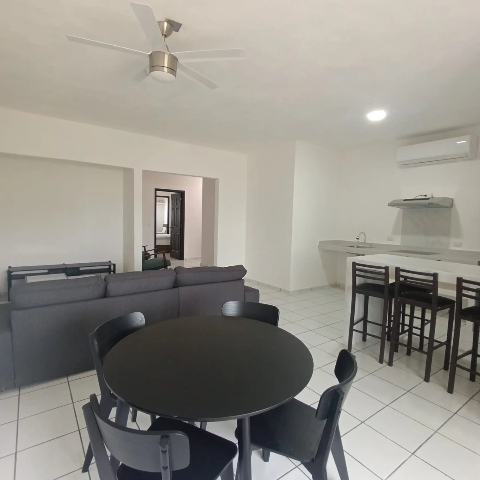 Apartment in Del Carmen — photo 1